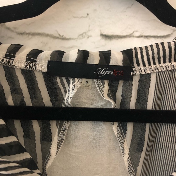 Sugar Lips | Black and White Top - Picture 3 of 5